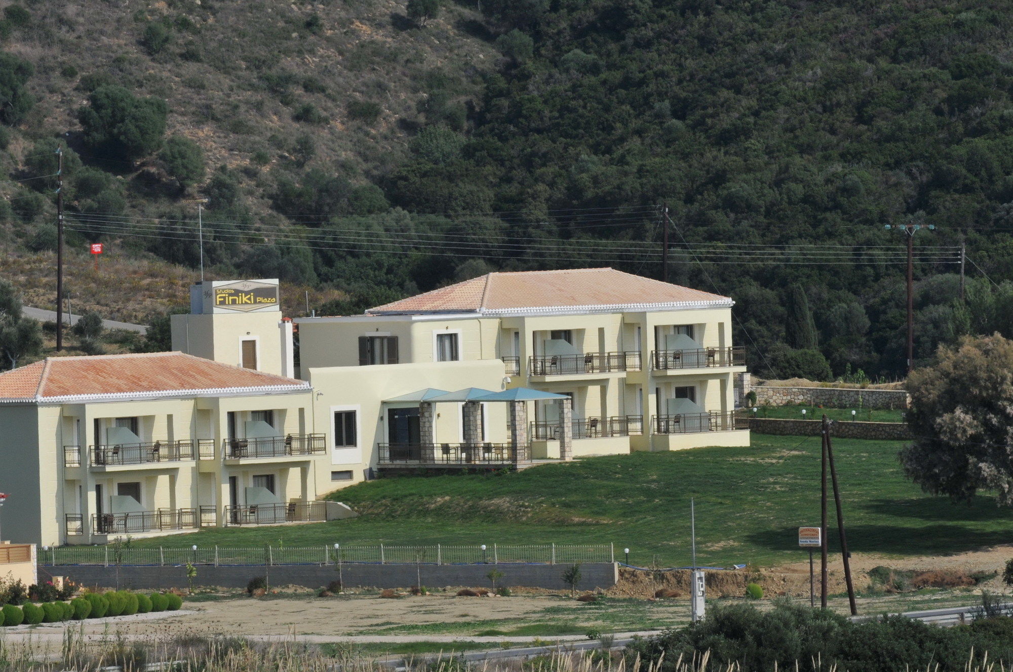 Finiki Plaza Aparthotel Methoni  Exterior photo